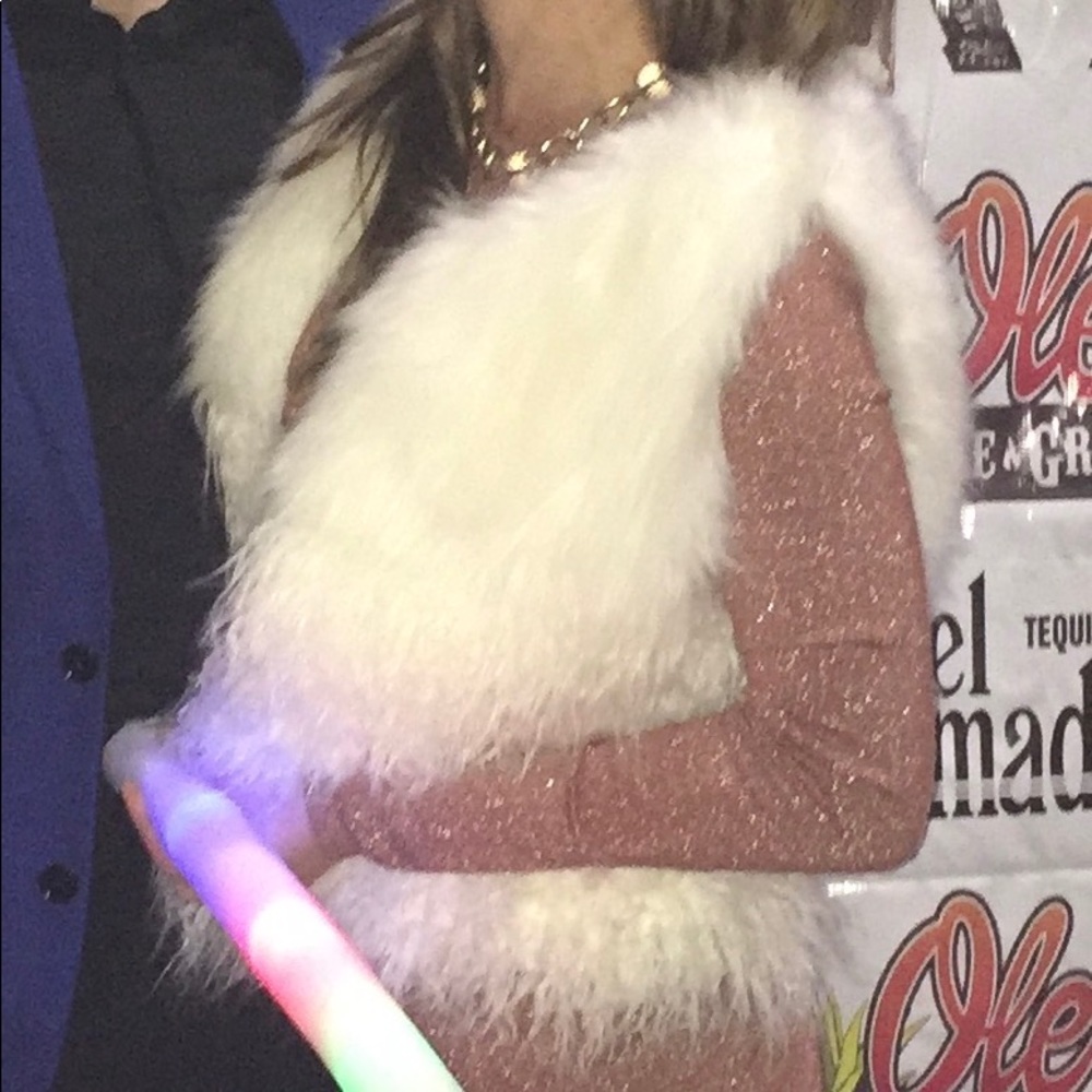 BEBE faux fur white vest